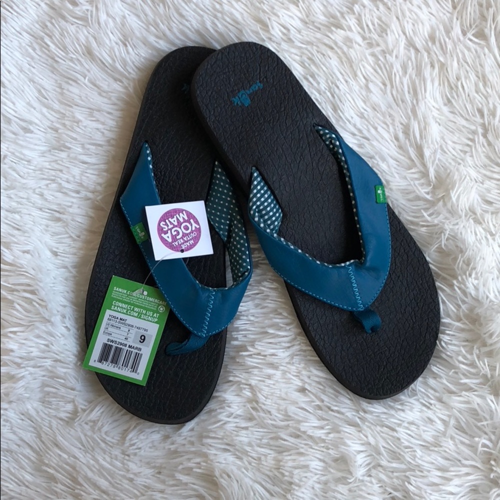 Sanuk Flip Flops- new with tags